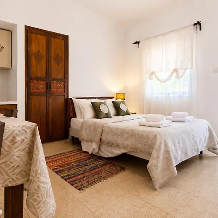 Vrisi Gasthof 3*